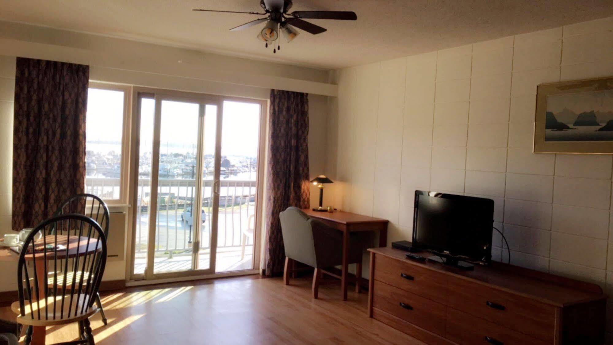 The Waterfront Suites And Marina 나나이모 외부 사진